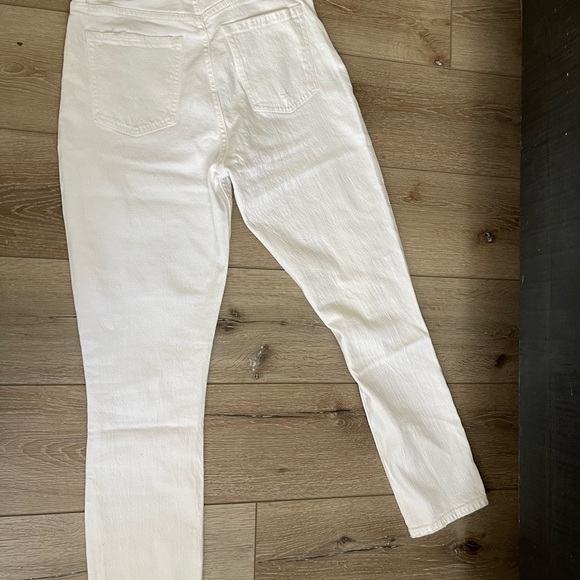 Never worn with tags : Abercrombie curve love skinny jeans. - Picture 9 of 11